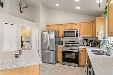 Tiny photo for 1270 SE 6th Street, Prineville, OR 97754 (MLS # 220217727)