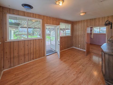 Tiny photo for 512 Pine Street, Rogue River, OR 97537 (MLS # 220213359)