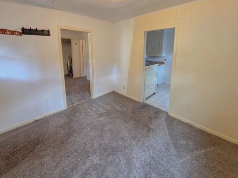 Tiny photo for 512 Pine Street, Rogue River, OR 97537 (MLS # 220213359)