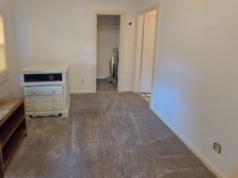 Tiny photo for 512 Pine Street, Rogue River, OR 97537 (MLS # 220213359)