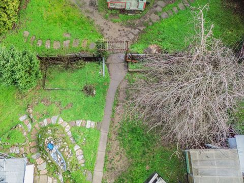 Tiny photo for 512 Pine Street, Rogue River, OR 97537 (MLS # 220213359)