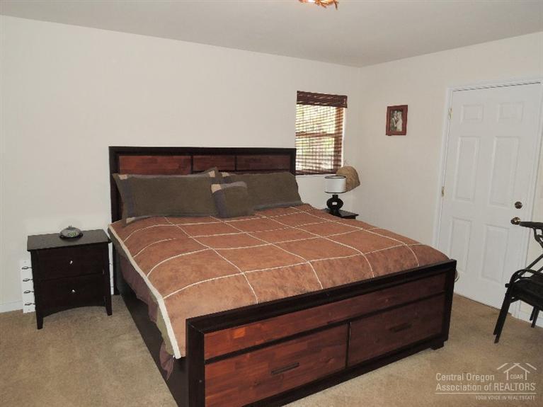 Deschutes River Acre - Residential