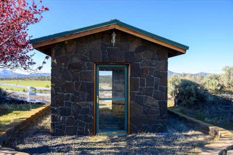 Tiny photo for 1299 NW McDaniel Road, Powell Butte, OR 97753 (MLS # 220219275)