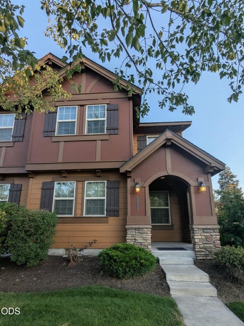 Photo of 20441 Brentwood Avenue, Bend, OR 97702 (MLS # 220227433)