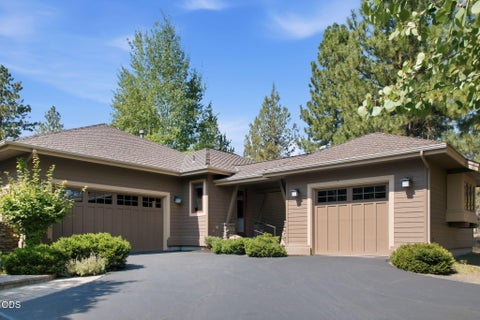 Tiny photo for 17094 Lady Caroline Drive, Sisters, OR 97759 (MLS # 220228137)