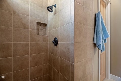 Tiny photo for 17094 Lady Caroline Drive, Sisters, OR 97759 (MLS # 220228137)