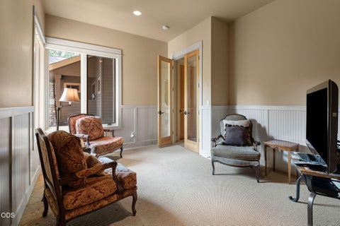 Tiny photo for 17094 Lady Caroline Drive, Sisters, OR 97759 (MLS # 220228137)