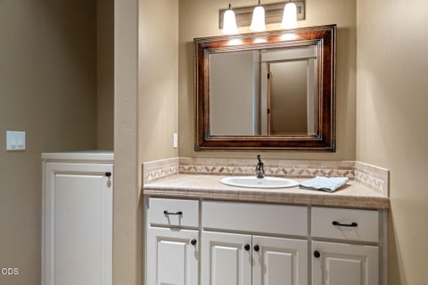 Tiny photo for 17094 Lady Caroline Drive, Sisters, OR 97759 (MLS # 220228137)