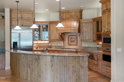 Tiny photo for 17094 Lady Caroline Drive, Sisters, OR 97759 (MLS # 220228137)