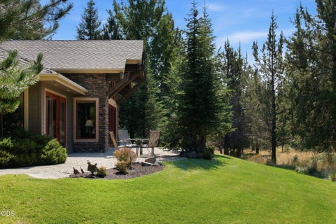 Tiny photo for 17094 Lady Caroline Drive, Sisters, OR 97759 (MLS # 220228137)