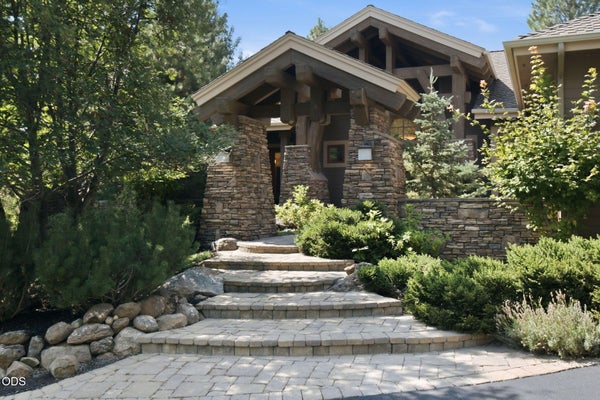 17094 LADY CAROLINE DR, SISTERS, OR 97759 - Image c27f51c74df4e671d58cb61fdc71152a/34323199