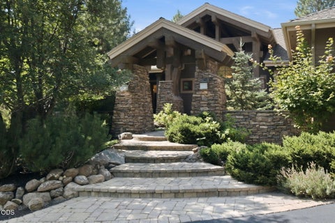 Photo of 17094 Lady Caroline Drive, Sisters, OR 97759 (MLS # 220228137)