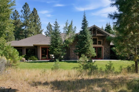 Tiny photo for 17094 Lady Caroline Drive, Sisters, OR 97759 (MLS # 220228137)