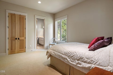 Tiny photo for 17094 Lady Caroline Drive, Sisters, OR 97759 (MLS # 220228137)