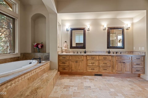 Tiny photo for 17094 Lady Caroline Drive, Sisters, OR 97759 (MLS # 220228137)
