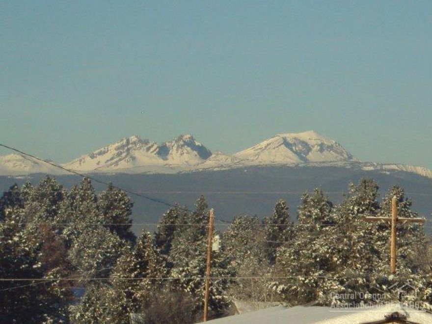 Move in ready! Generous Rockwood 2 story new construction home conveniently located with easy access to both east and west Bend. Kitchen features a breakfast bar, black GE appliances, Birch cabinets, full tile backsplash, laminate kitchen/dining flooring, and ample cabinet/pantry space. Mountain views out the back and fully fenced. Marketplace is located at Reed Market Rd. and 27th St. Entrance to community off Capella and Vega. $1,500 credit toward a refrigerator. Move in ready.