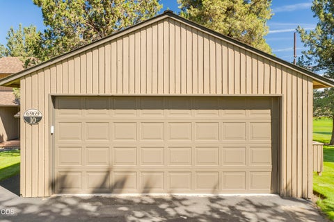 Tiny photo for 6969 Robin Court, Redmond, OR 97756 (MLS # 220223127)