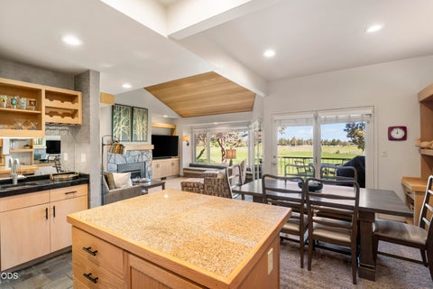 Tiny photo for 6969 Robin Court, Redmond, OR 97756 (MLS # 220223127)