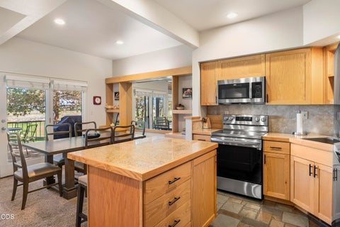 Tiny photo for 6969 Robin Court, Redmond, OR 97756 (MLS # 220223127)