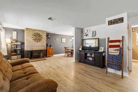 Tiny photo for 10553 Wright Avenue, Klamath Falls, OR 97603 (MLS # 220217142)