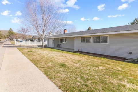 Tiny photo for 10553 Wright Avenue, Klamath Falls, OR 97603 (MLS # 220217142)