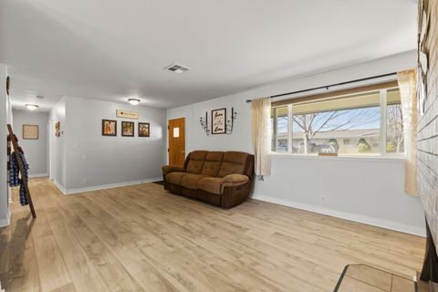 Tiny photo for 10553 Wright Avenue, Klamath Falls, OR 97603 (MLS # 220217142)