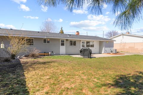 Tiny photo for 10553 Wright Avenue, Klamath Falls, OR 97603 (MLS # 220217142)