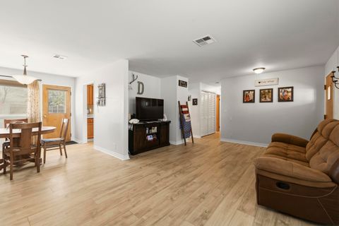 Tiny photo for 10553 Wright Avenue, Klamath Falls, OR 97603 (MLS # 220217142)