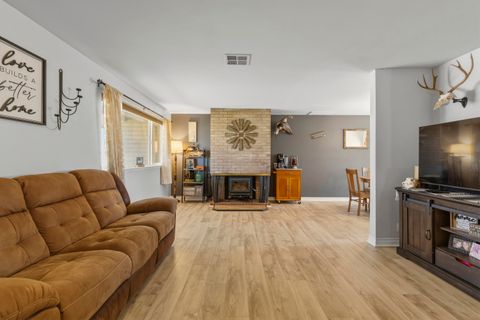 Tiny photo for 10553 Wright Avenue, Klamath Falls, OR 97603 (MLS # 220217142)