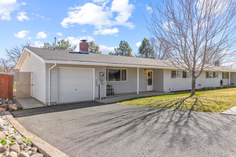 Tiny photo for 10553 Wright Avenue, Klamath Falls, OR 97603 (MLS # 220217142)