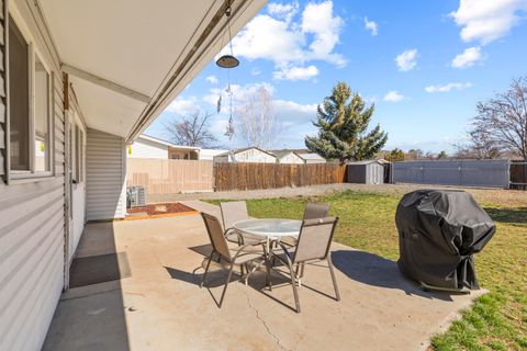 Tiny photo for 10553 Wright Avenue, Klamath Falls, OR 97603 (MLS # 220217142)