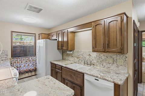Tiny photo for 1325 NW Lawnridge Avenue, Grants Pass, OR 97526 (MLS # 220222893)