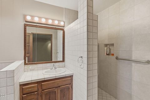 Tiny photo for 1325 NW Lawnridge Avenue, Grants Pass, OR 97526 (MLS # 220222893)