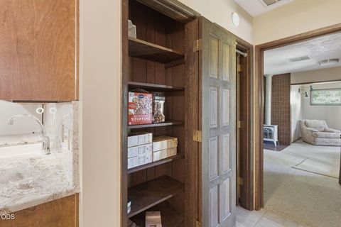 Tiny photo for 1325 NW Lawnridge Avenue, Grants Pass, OR 97526 (MLS # 220222893)