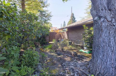 Tiny photo for 1325 NW Lawnridge Avenue, Grants Pass, OR 97526 (MLS # 220222893)