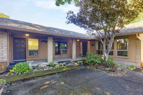 Tiny photo for 1325 NW Lawnridge Avenue, Grants Pass, OR 97526 (MLS # 220222893)