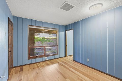 Tiny photo for 1325 NW Lawnridge Avenue, Grants Pass, OR 97526 (MLS # 220222893)
