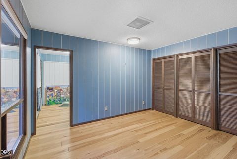 Tiny photo for 1325 NW Lawnridge Avenue, Grants Pass, OR 97526 (MLS # 220222893)