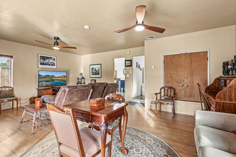 Tiny photo for 925 Winchester Avenue, Medford, OR 97501 (MLS # 220213582)