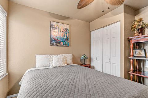 Tiny photo for 925 Winchester Avenue, Medford, OR 97501 (MLS # 220213582)