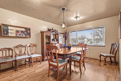 Tiny photo for 925 Winchester Avenue, Medford, OR 97501 (MLS # 220213582)