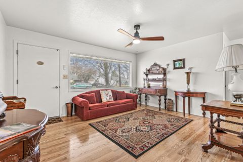 Tiny photo for 925 Winchester Avenue, Medford, OR 97501 (MLS # 220213582)