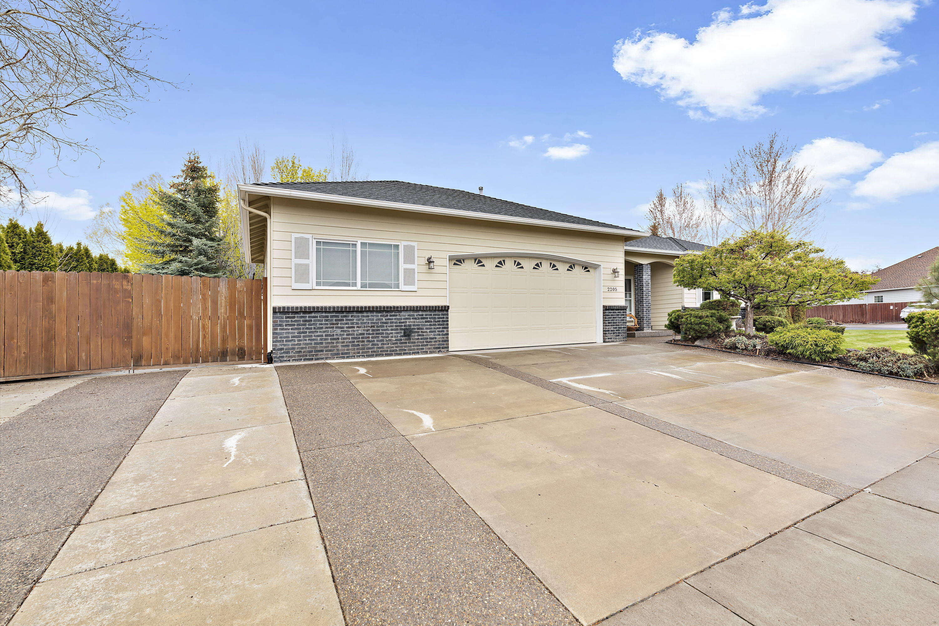 Hollow Pine Estate - Residential