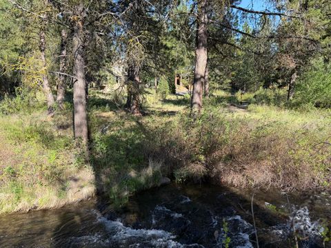 Tiny photo for 53509 Kokanee Way, La Pine, OR 97739 (MLS # 220215708)