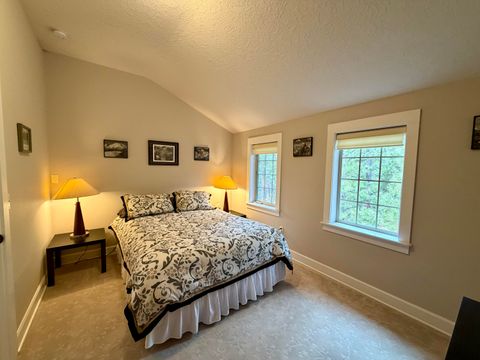 Tiny photo for 53509 Kokanee Way, La Pine, OR 97739 (MLS # 220215708)