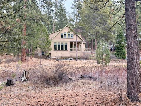 Tiny photo for 53509 Kokanee Way, La Pine, OR 97739 (MLS # 220215708)