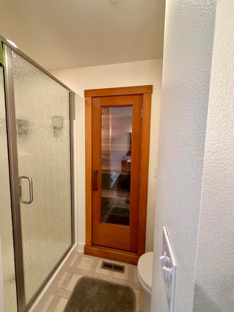 Tiny photo for 53509 Kokanee Way, La Pine, OR 97739 (MLS # 220215708)