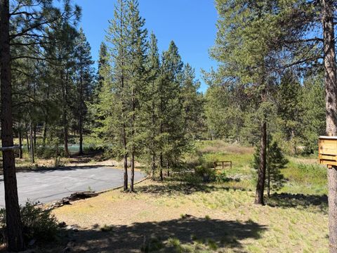 Tiny photo for 53509 Kokanee Way, La Pine, OR 97739 (MLS # 220215708)