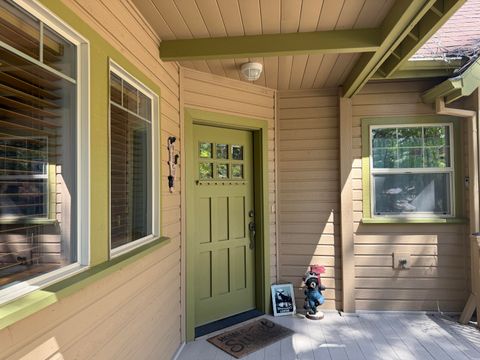 Tiny photo for 53509 Kokanee Way, La Pine, OR 97739 (MLS # 220215708)