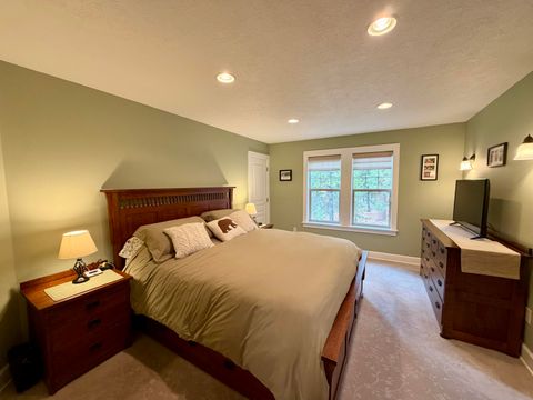 Tiny photo for 53509 Kokanee Way, La Pine, OR 97739 (MLS # 220215708)